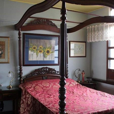 Casa Conchita Bed & Breakfast Taal Exterior photo