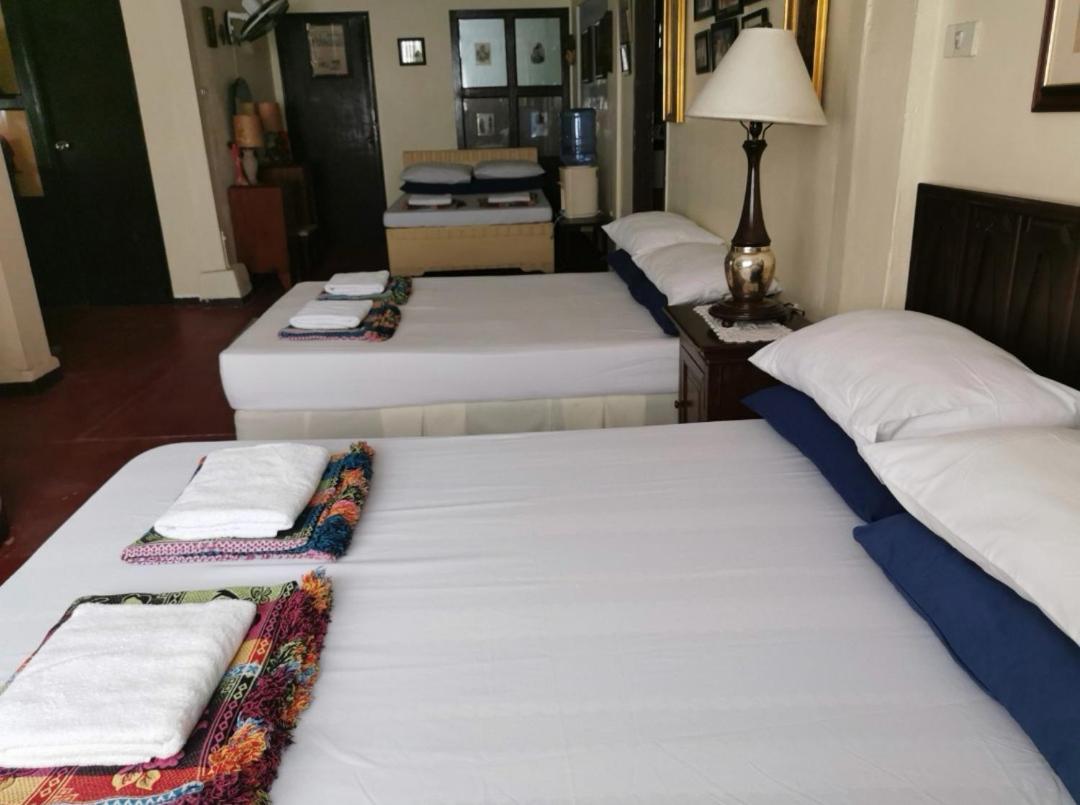 Casa Conchita Bed & Breakfast Taal Exterior photo